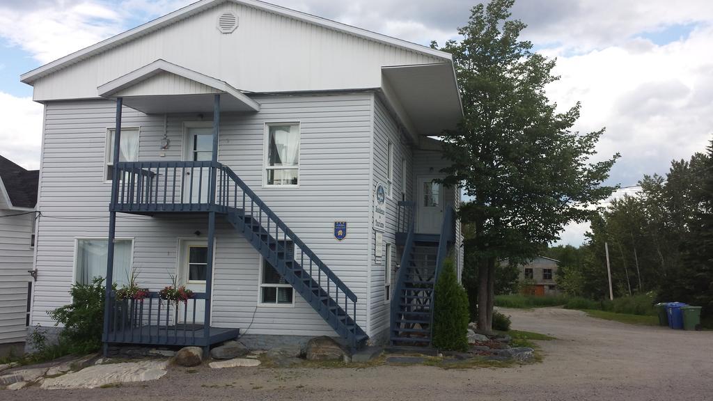 Les Appartements de La Bergeronnette Grandes-Bergeronnes Exterior foto